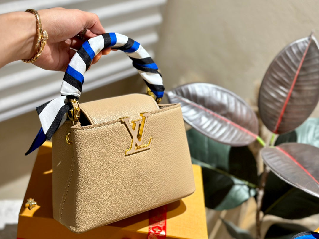 Louis capucines new arrival bag 05