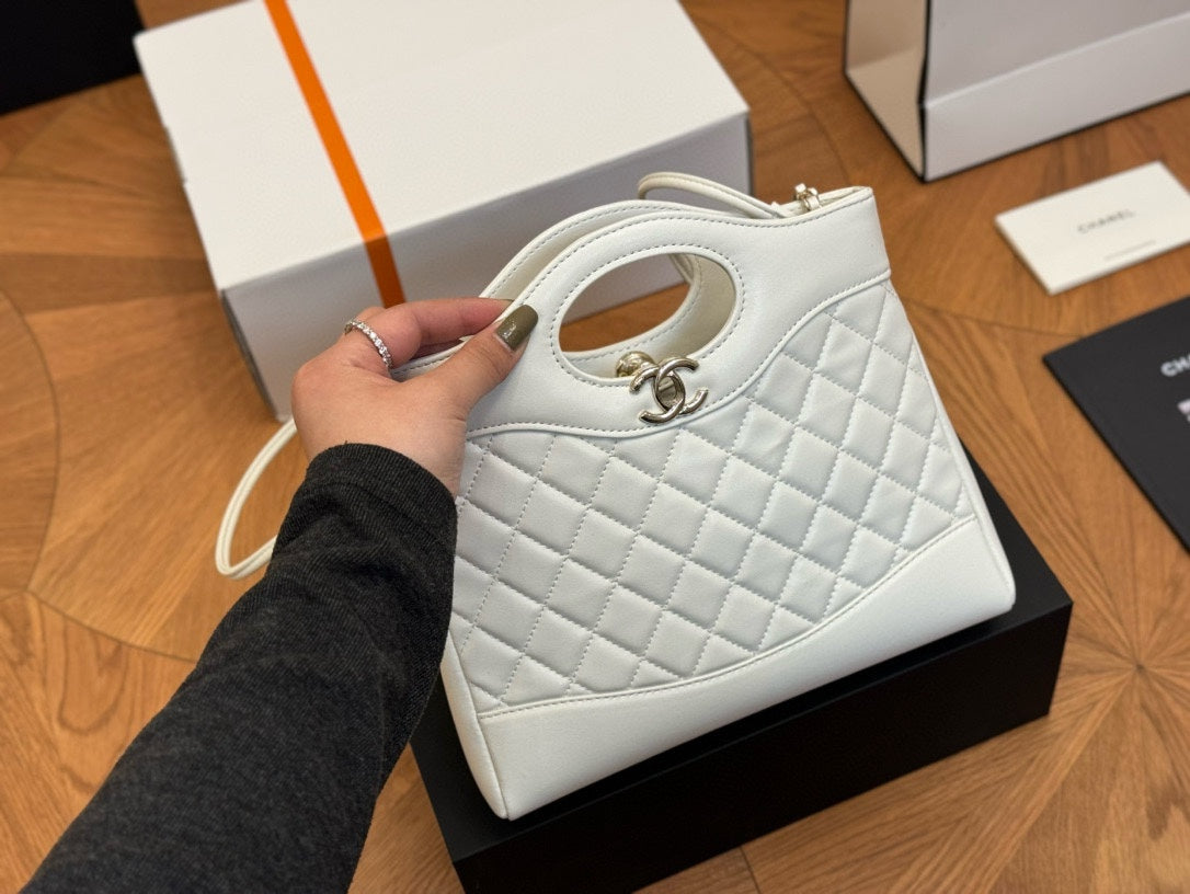 CC new arrival 31bag mini bag size: 23*19cm