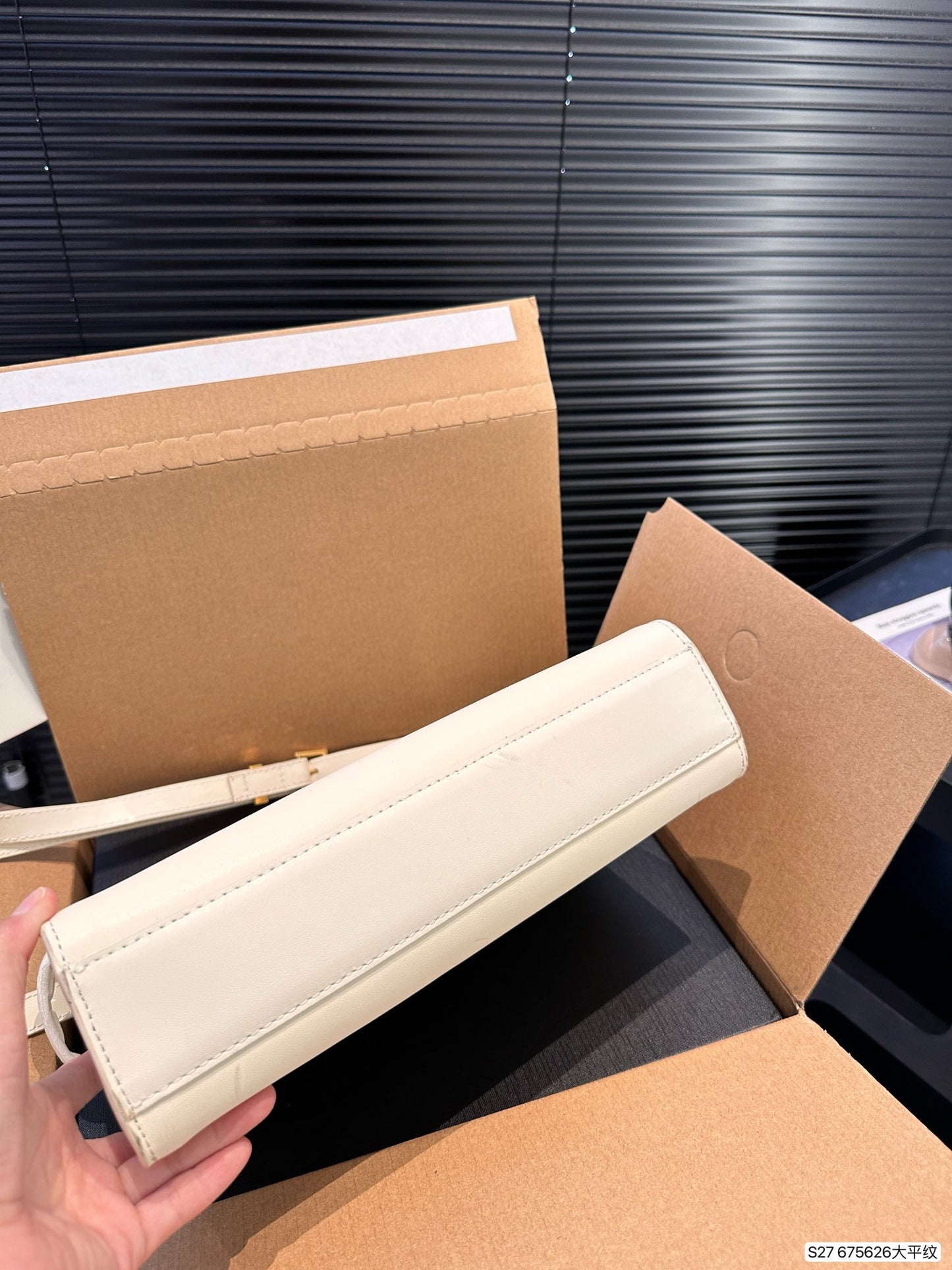 Y new arrival Manhattan bag smooth leather size: 29 * 22 cm