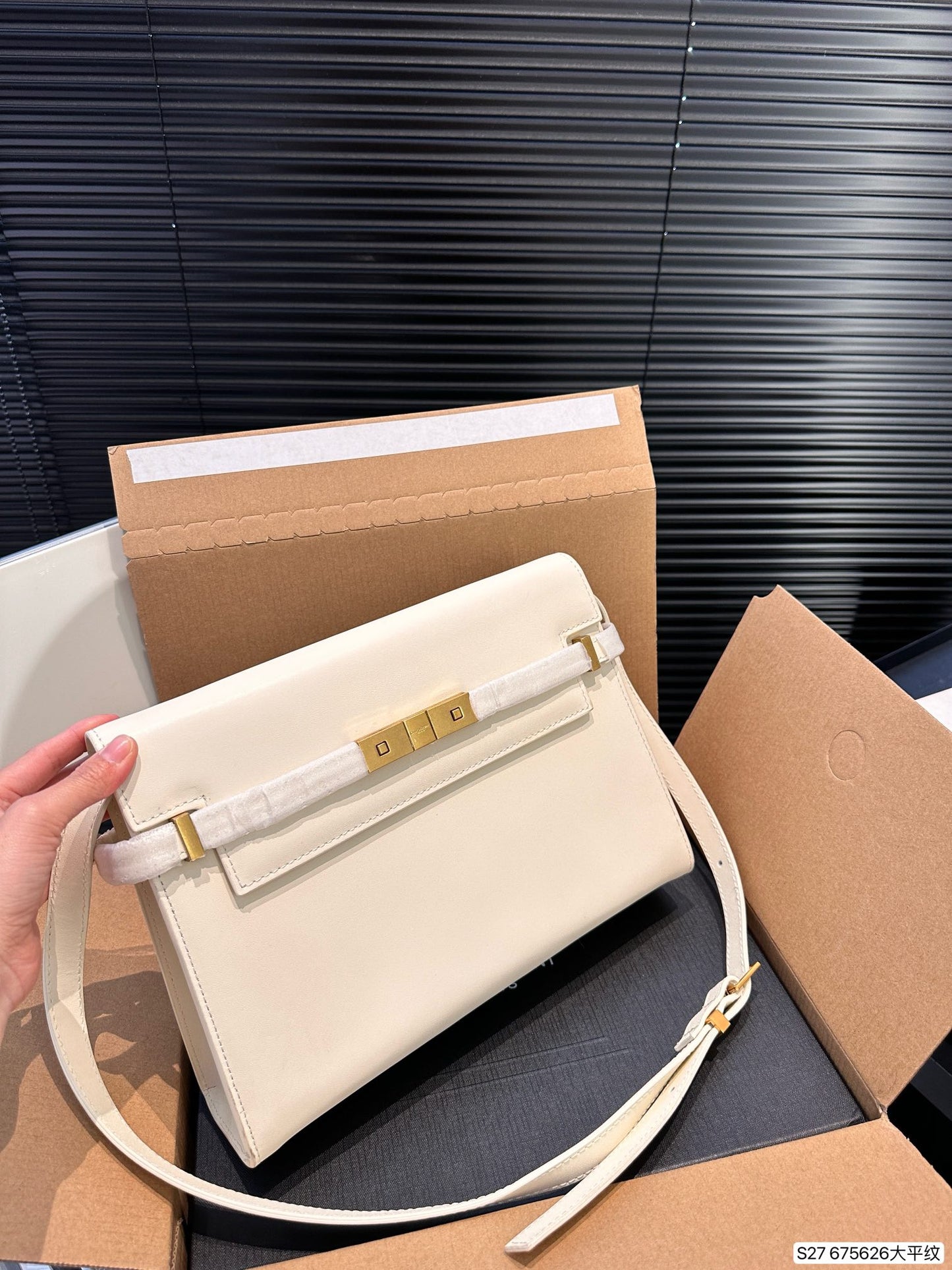 Y new arrival Manhattan bag smooth leather size: 29 * 22 cm