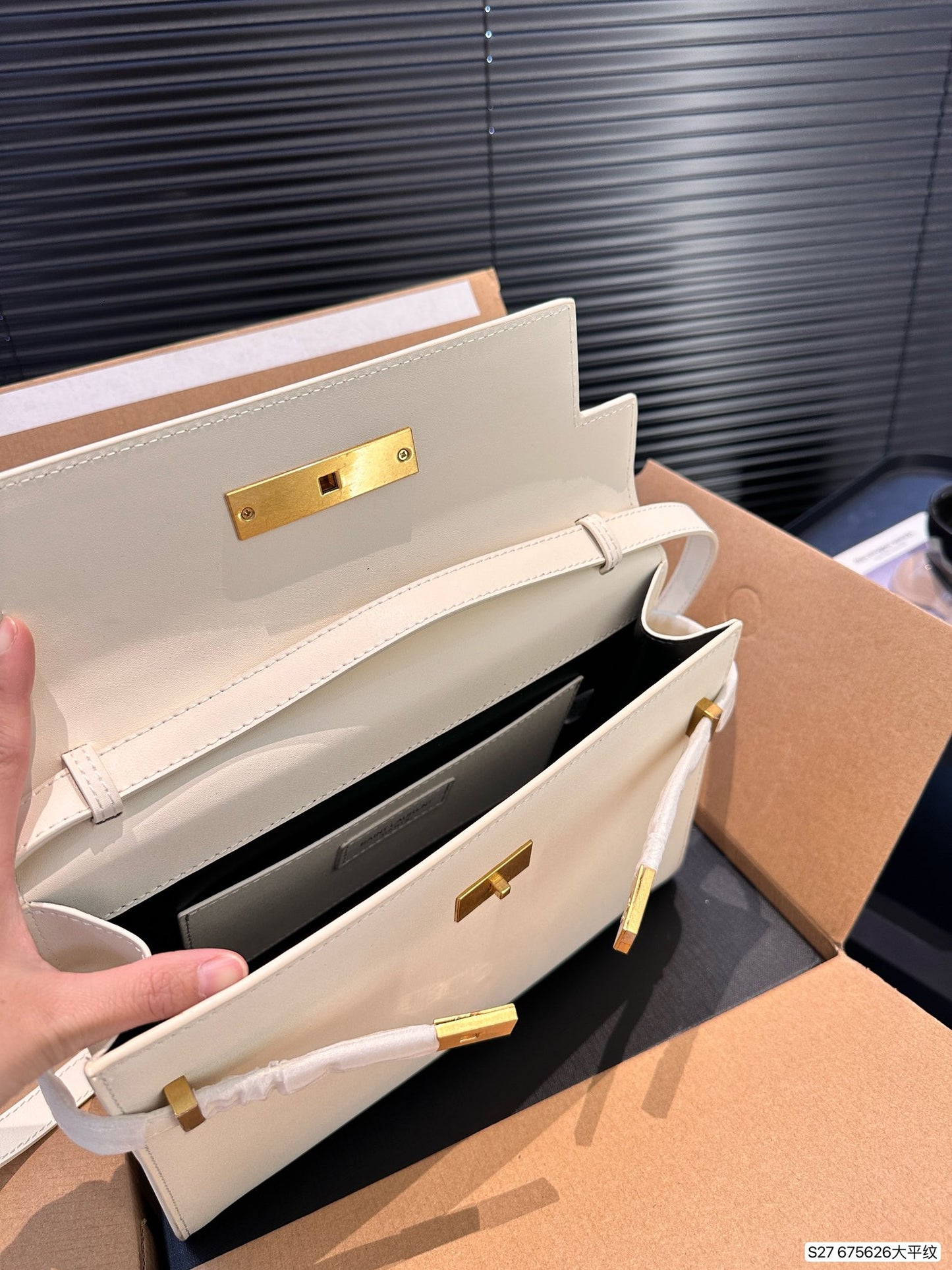 Y new arrival Manhattan bag smooth leather size: 29 * 22 cm