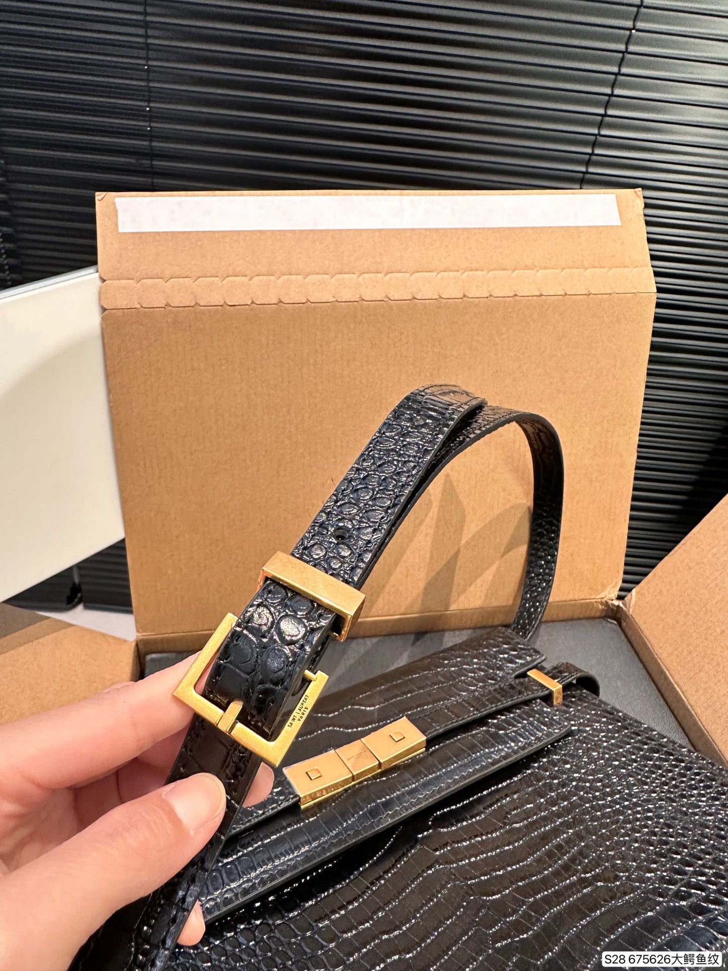 Y new arrival Manhattan bag size: 29 * 22 cm