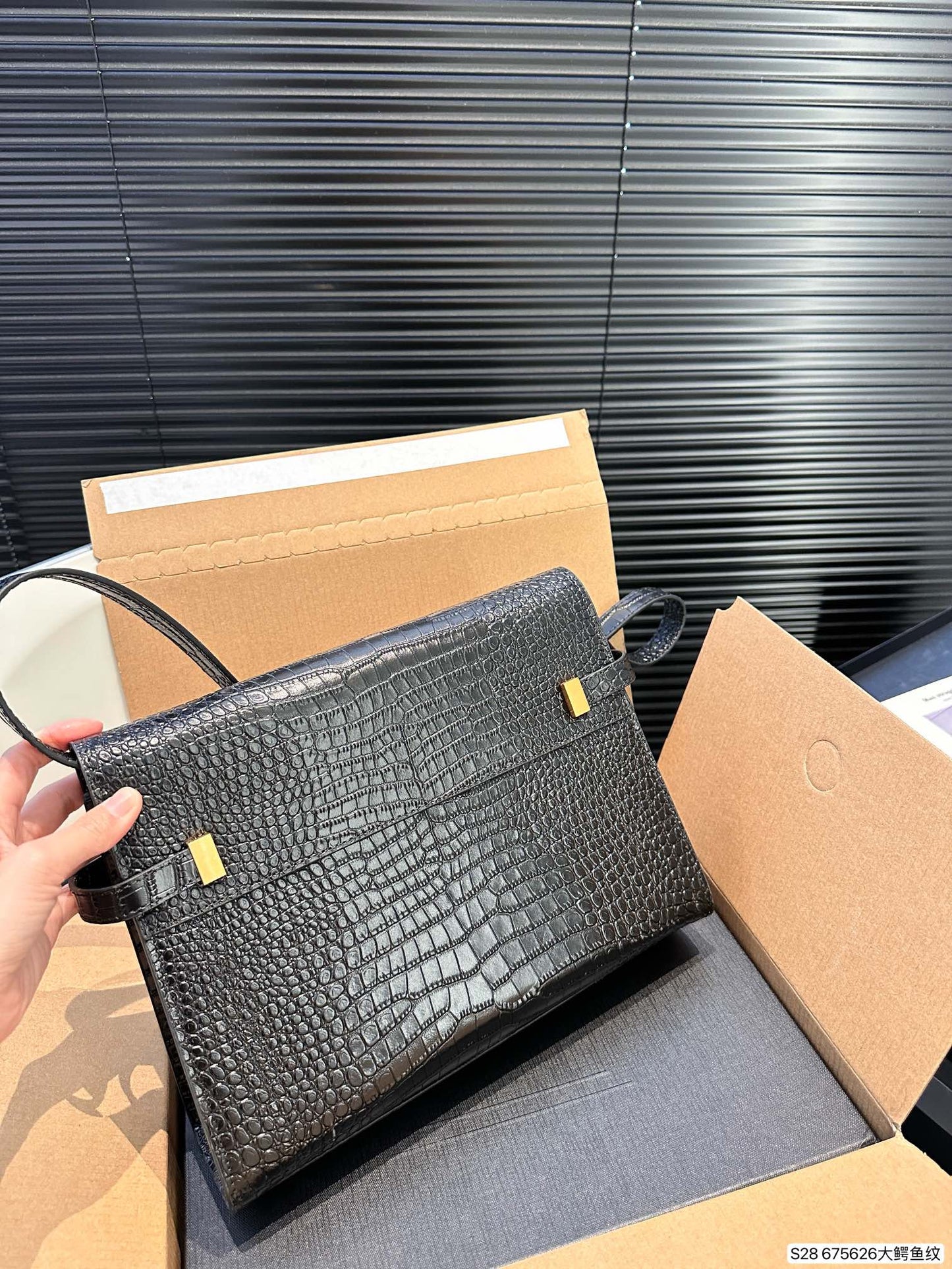 Y new arrival Manhattan bag size: 29 * 22 cm