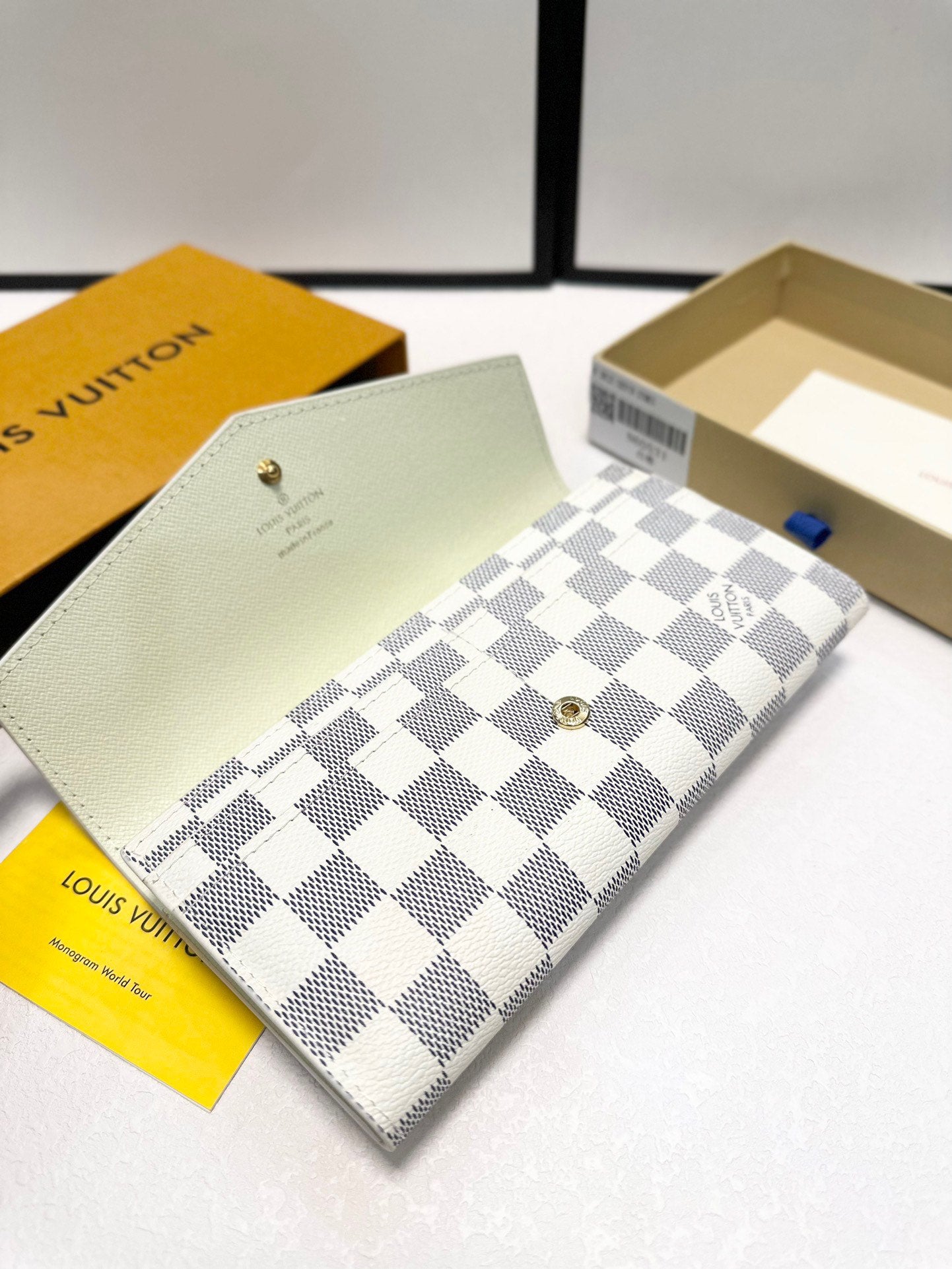 Louis new arrival wallet size: 19x10 cm