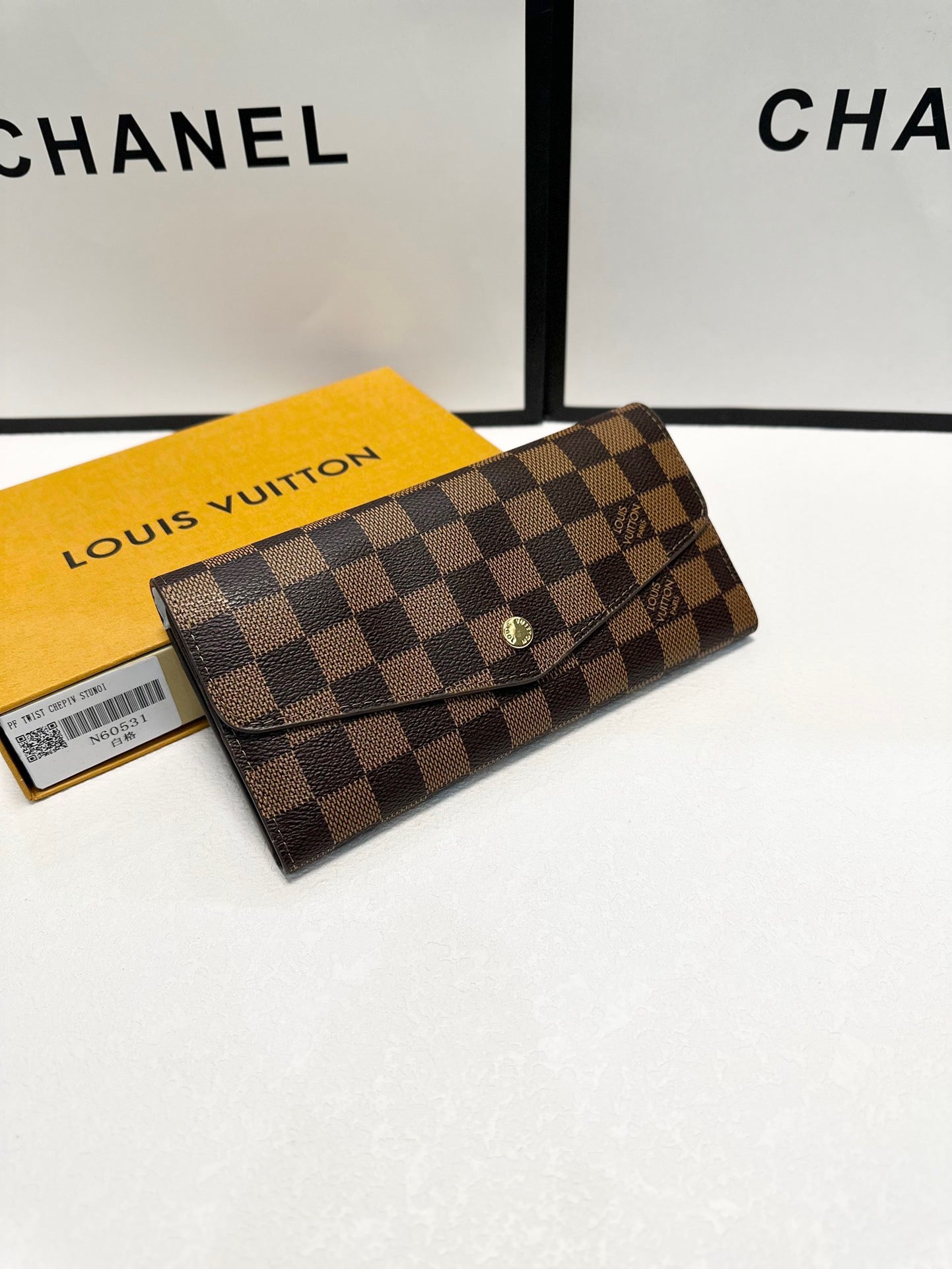 Louis new arrival wallet size: 19x10 cm