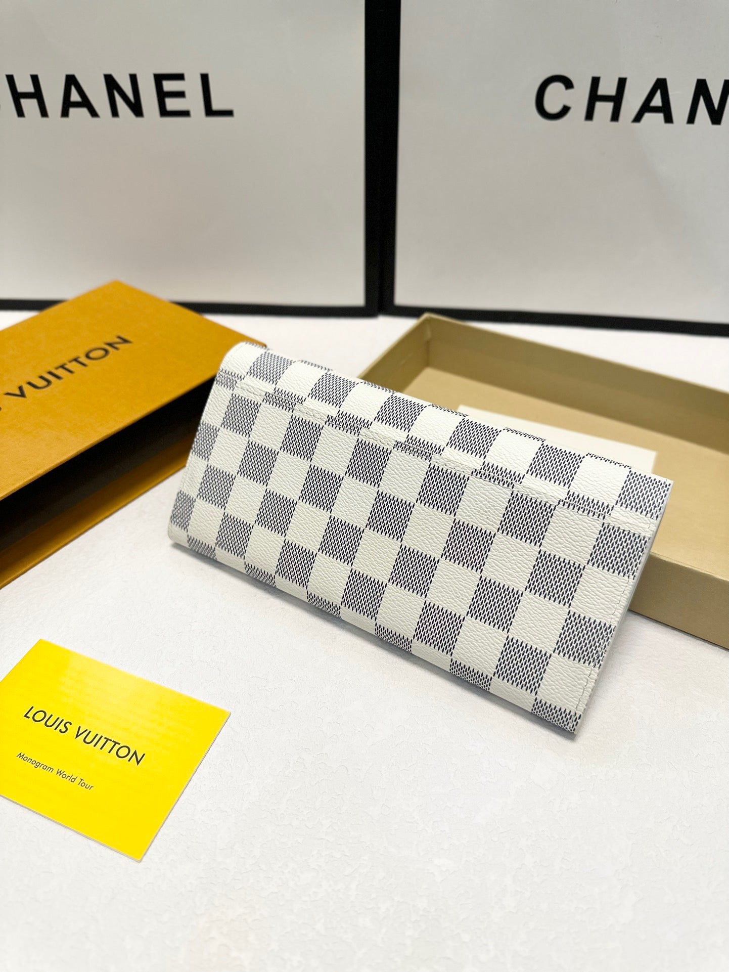 Louis new arrival wallet size: 19x10 cm