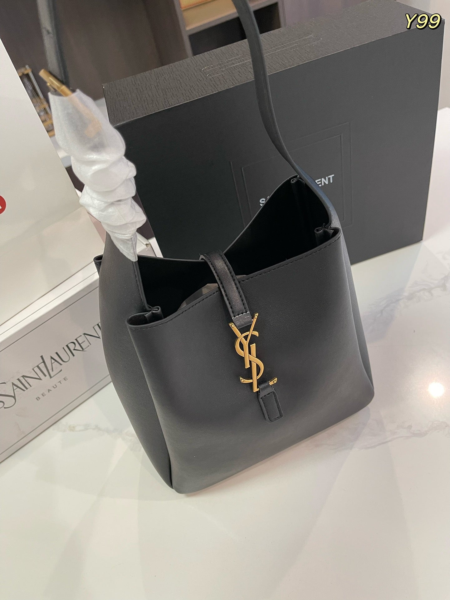 Y new arirval  hobo bag size: 21*21cm