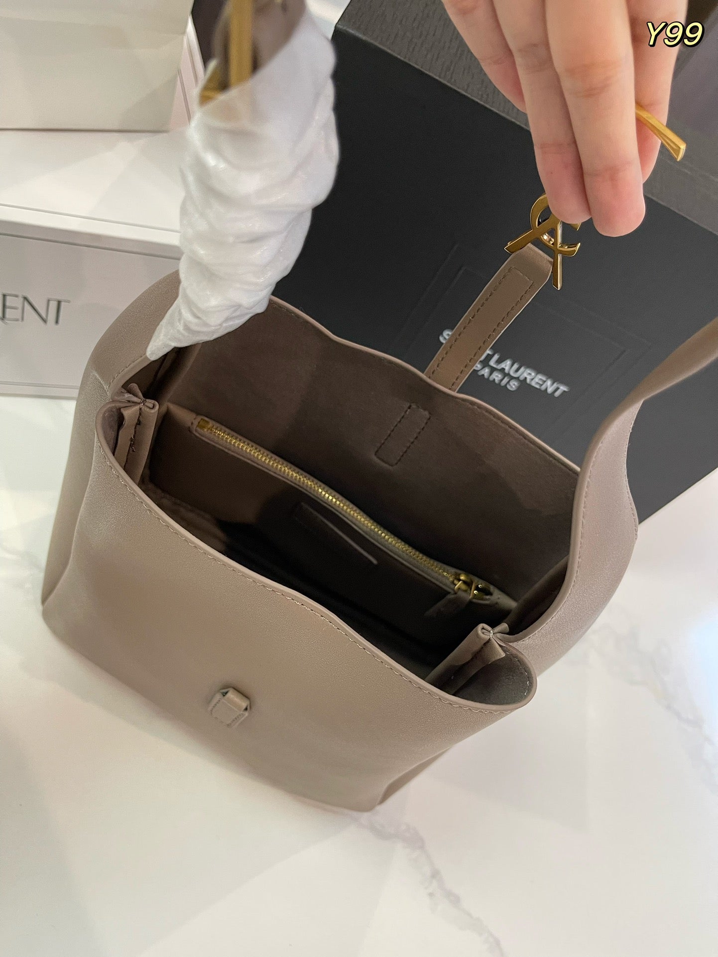 Y new arirval  hobo bag size: 21*21cm