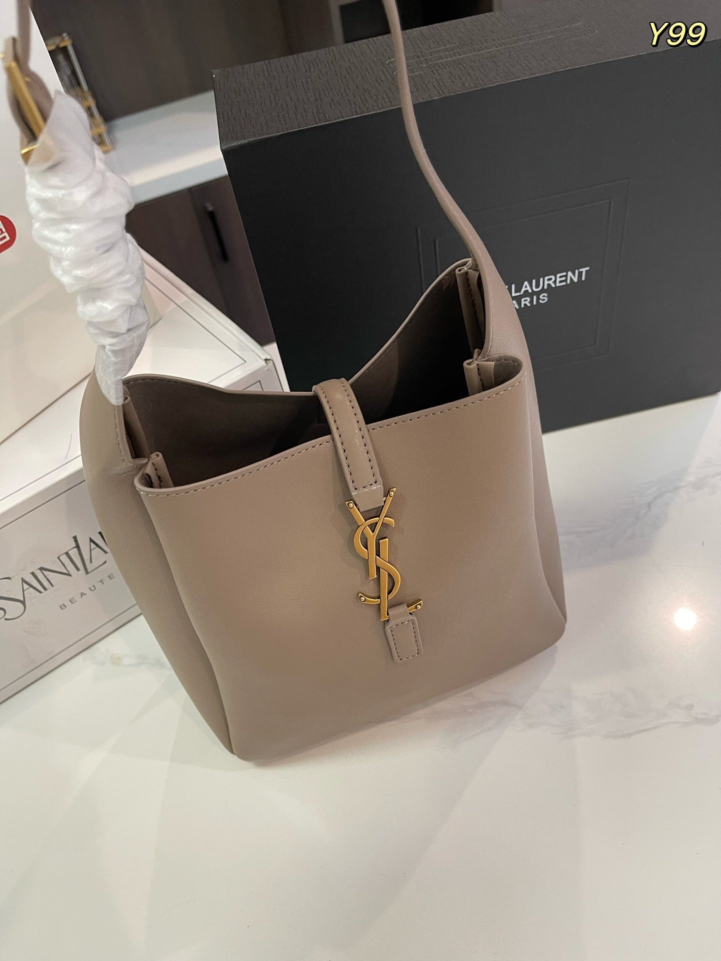 Y new arirval  hobo bag size: 21*21cm