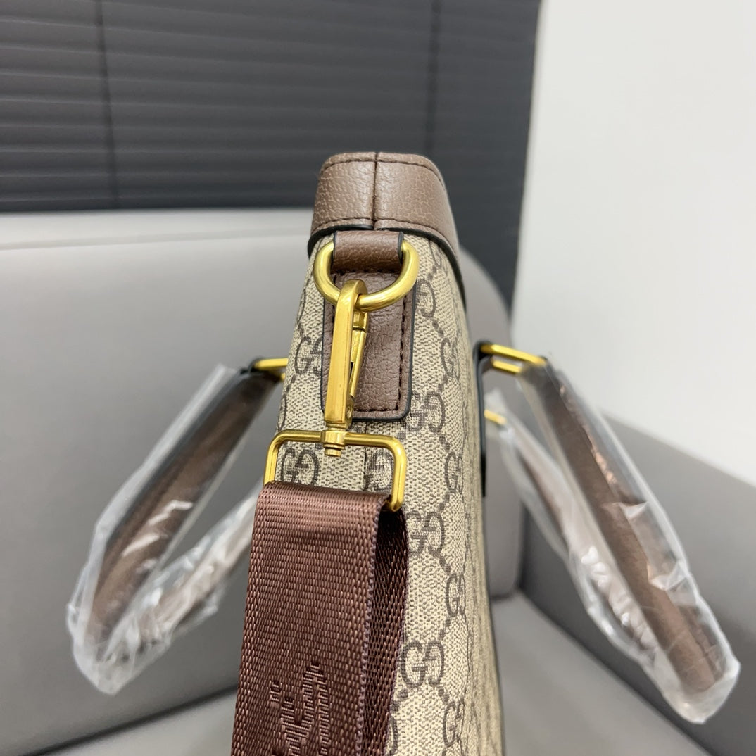 GG new arrival men and women handbag 02 size:  28 x 38 cm