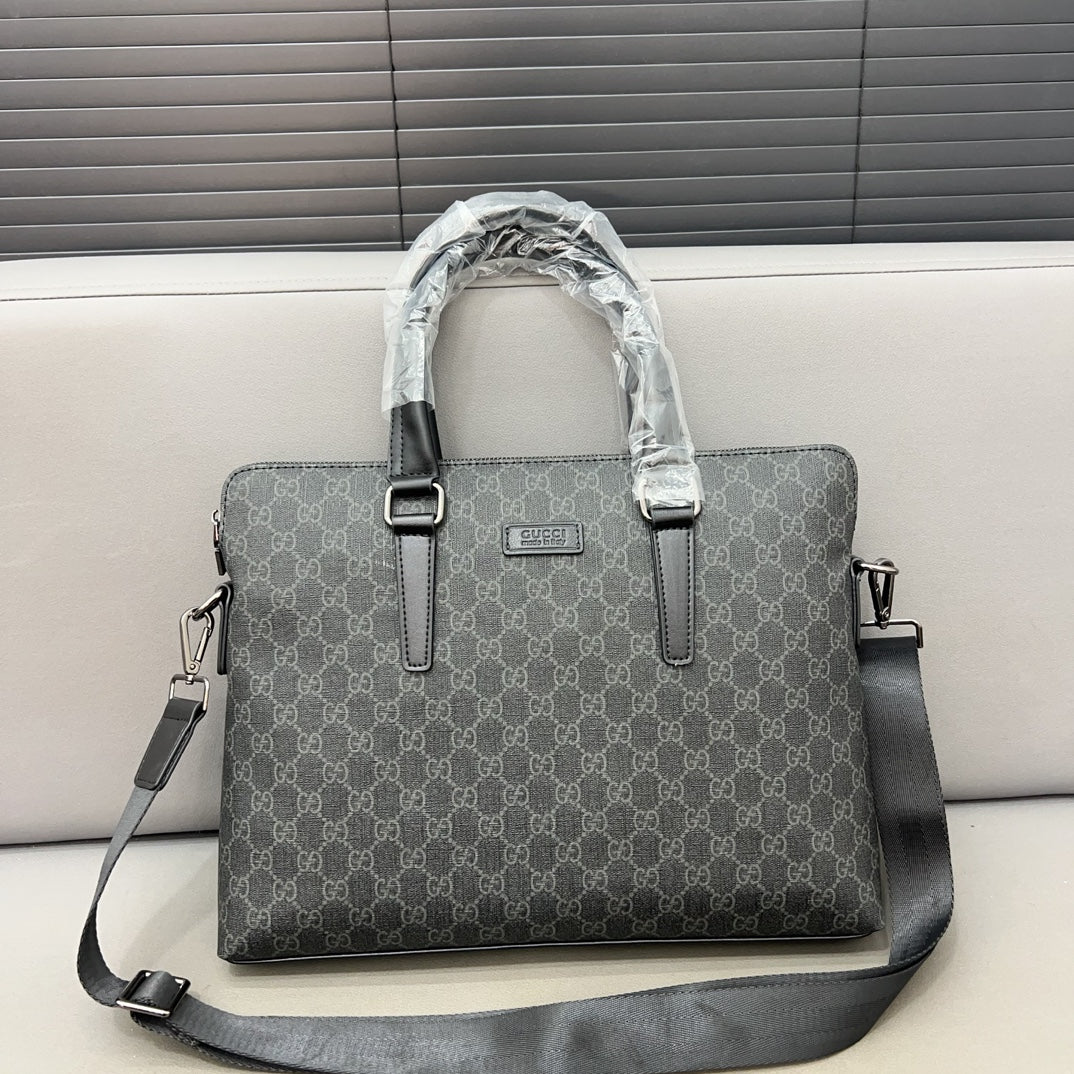 GG new arrival men and women handbag size:  28 x 38 cm