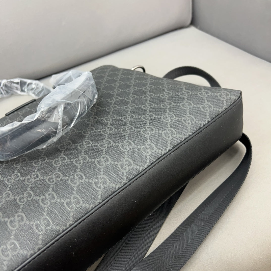 GG new arrival men and women handbag size:  28 x 38 cm