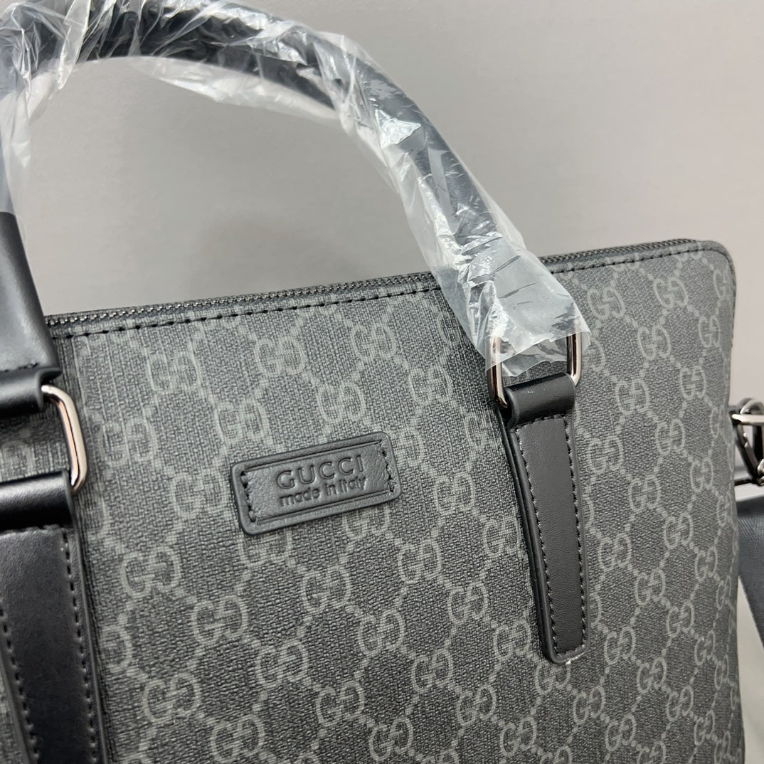 GG new arrival men and women handbag size:  28 x 38 cm