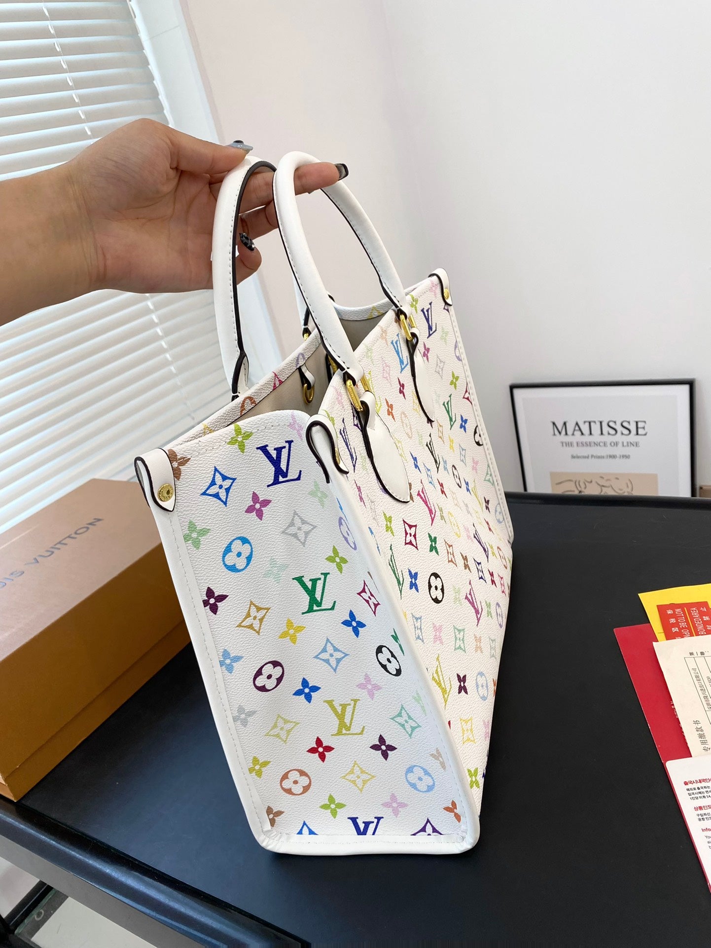 Louis new arrival onthego tote bag size : 35 cm