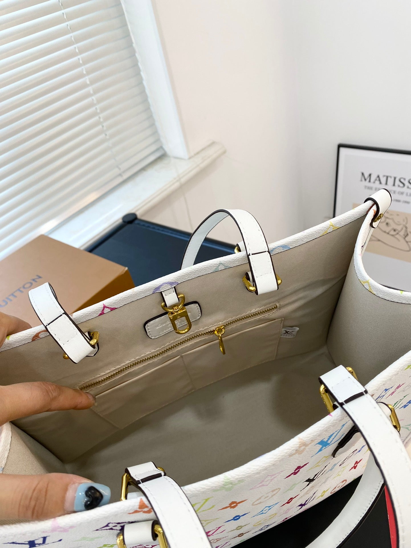 Louis new arrival onthego tote bag size : 35 cm