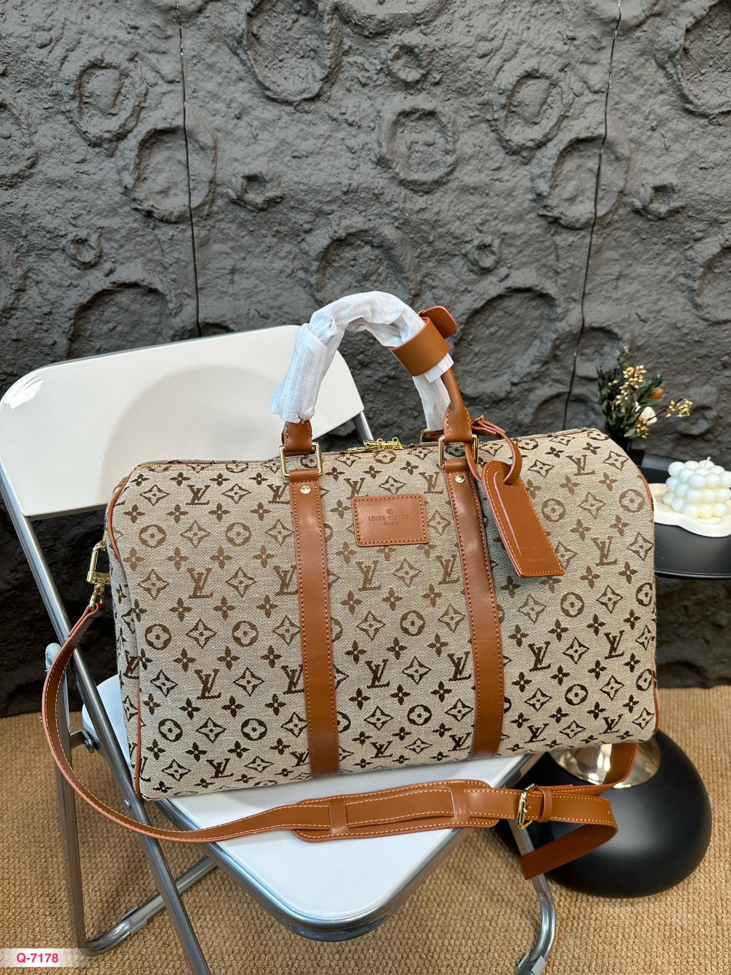 Louis new arrival traval bag size: 45*26cm