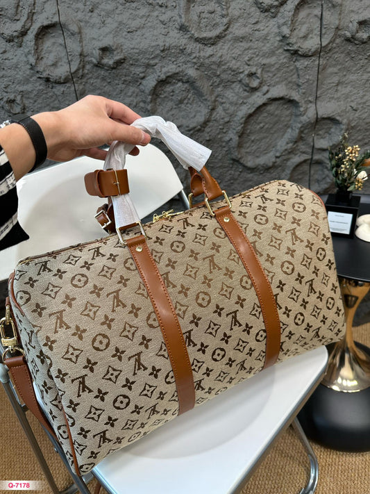 Louis new arrival traval bag size: 45*26cm