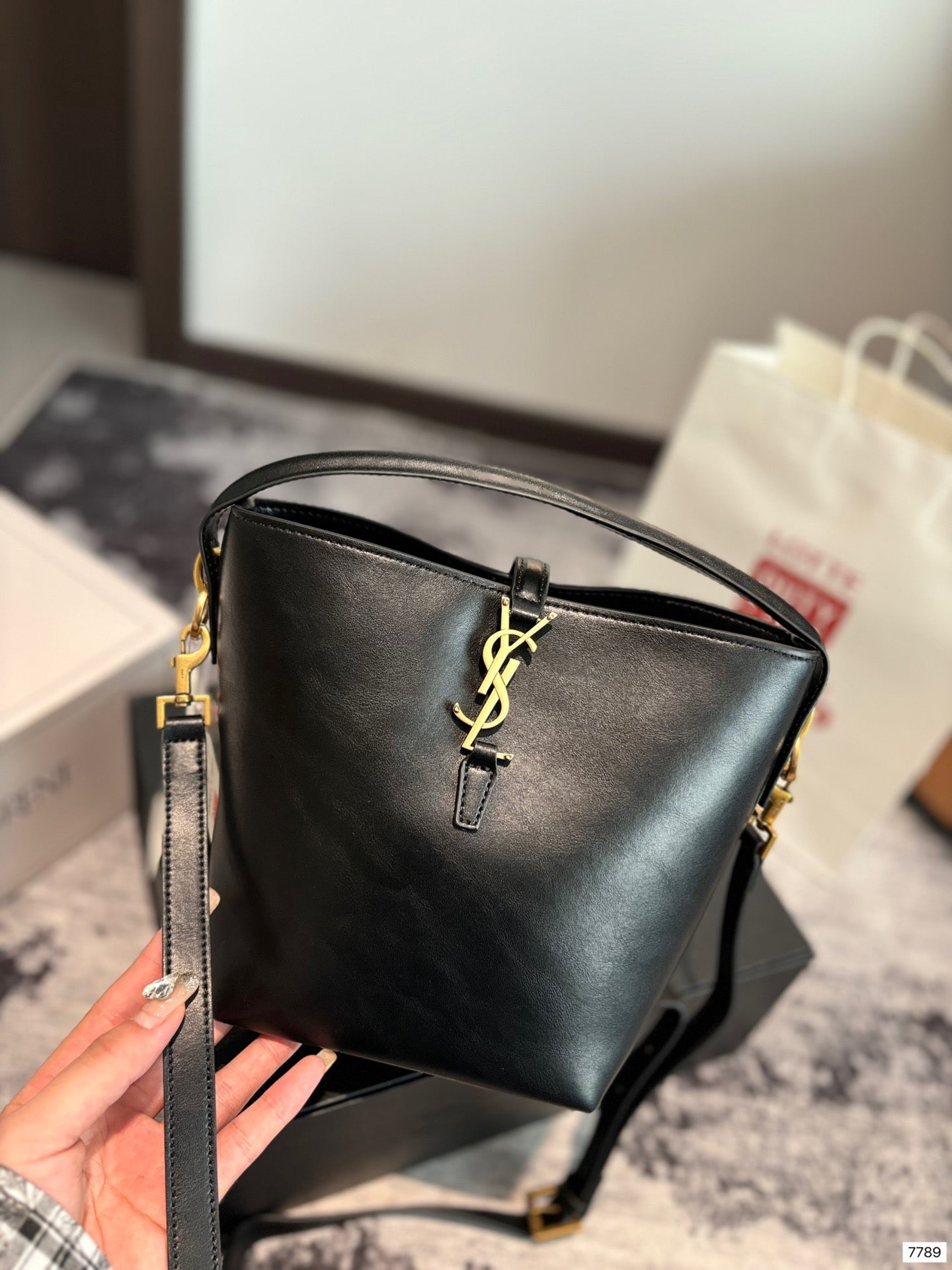 Y Le 37 Bucket small bag size: 16*19 cm