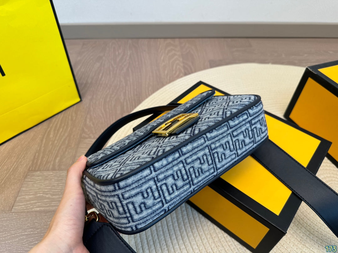 Fen new arrival bag size: 25 * 14 cm