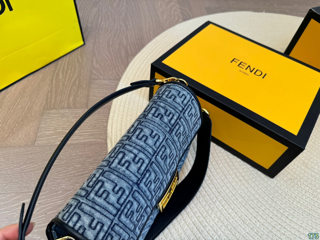 Fen new arrival bag size: 25 * 14 cm