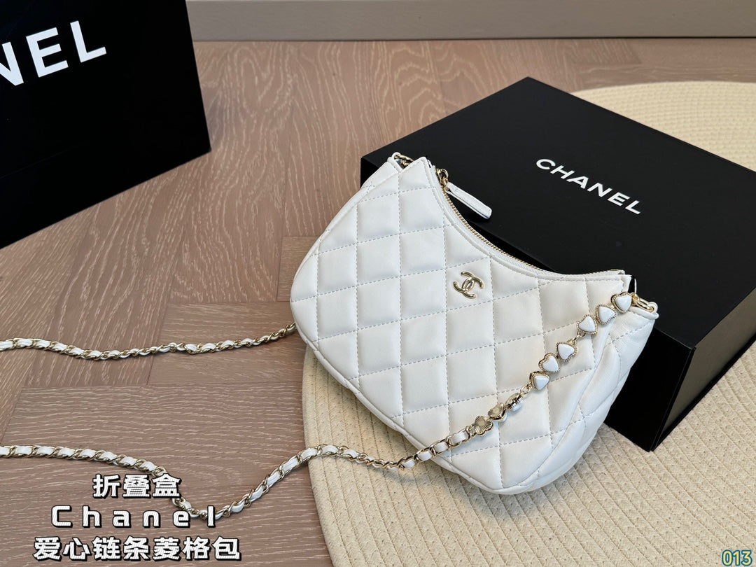 Cc new arrival chain bag size: 23 * 13 cm