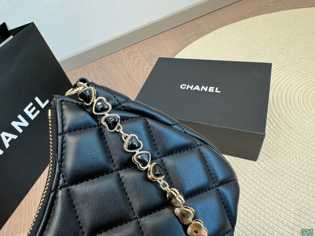 Cc new arrival chain bag size: 23 * 13 cm