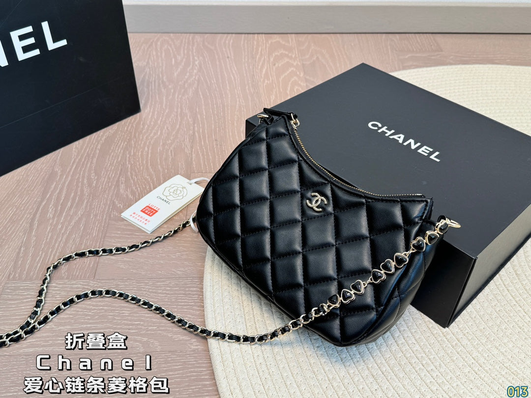Cc new arrival chain bag size: 23 * 13 cm