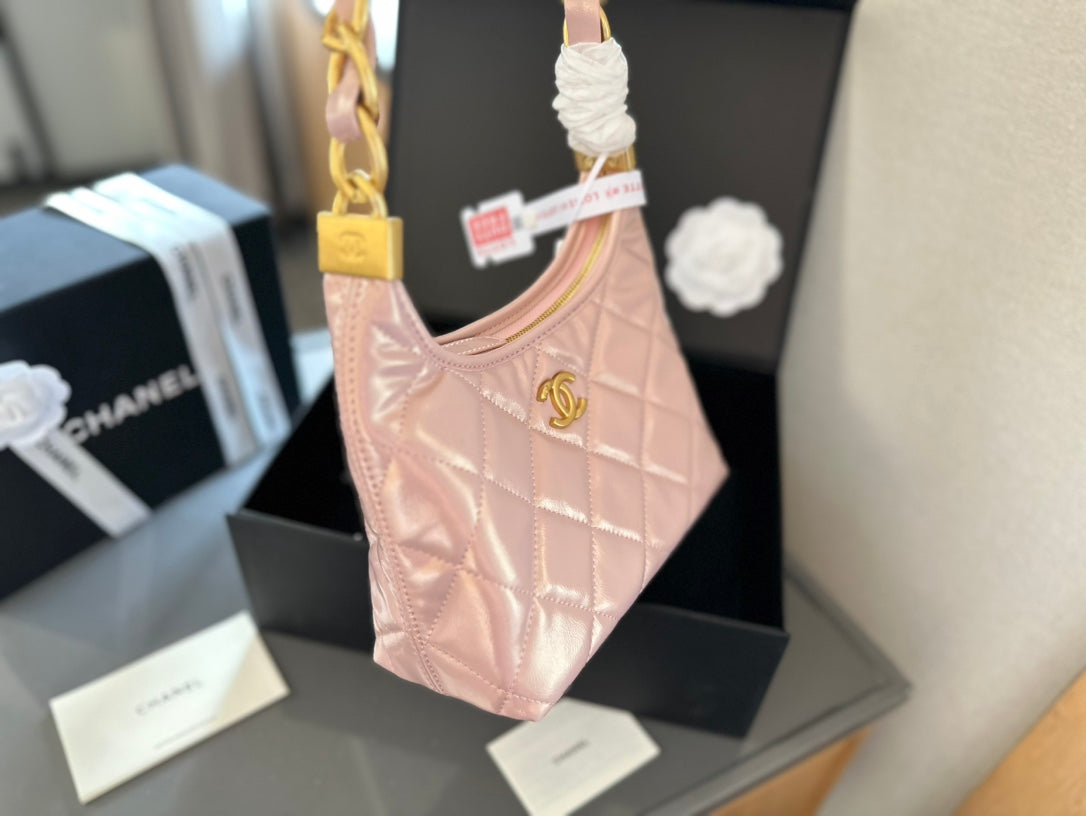 Cc new arrival 24 hobo bag size: 22cm