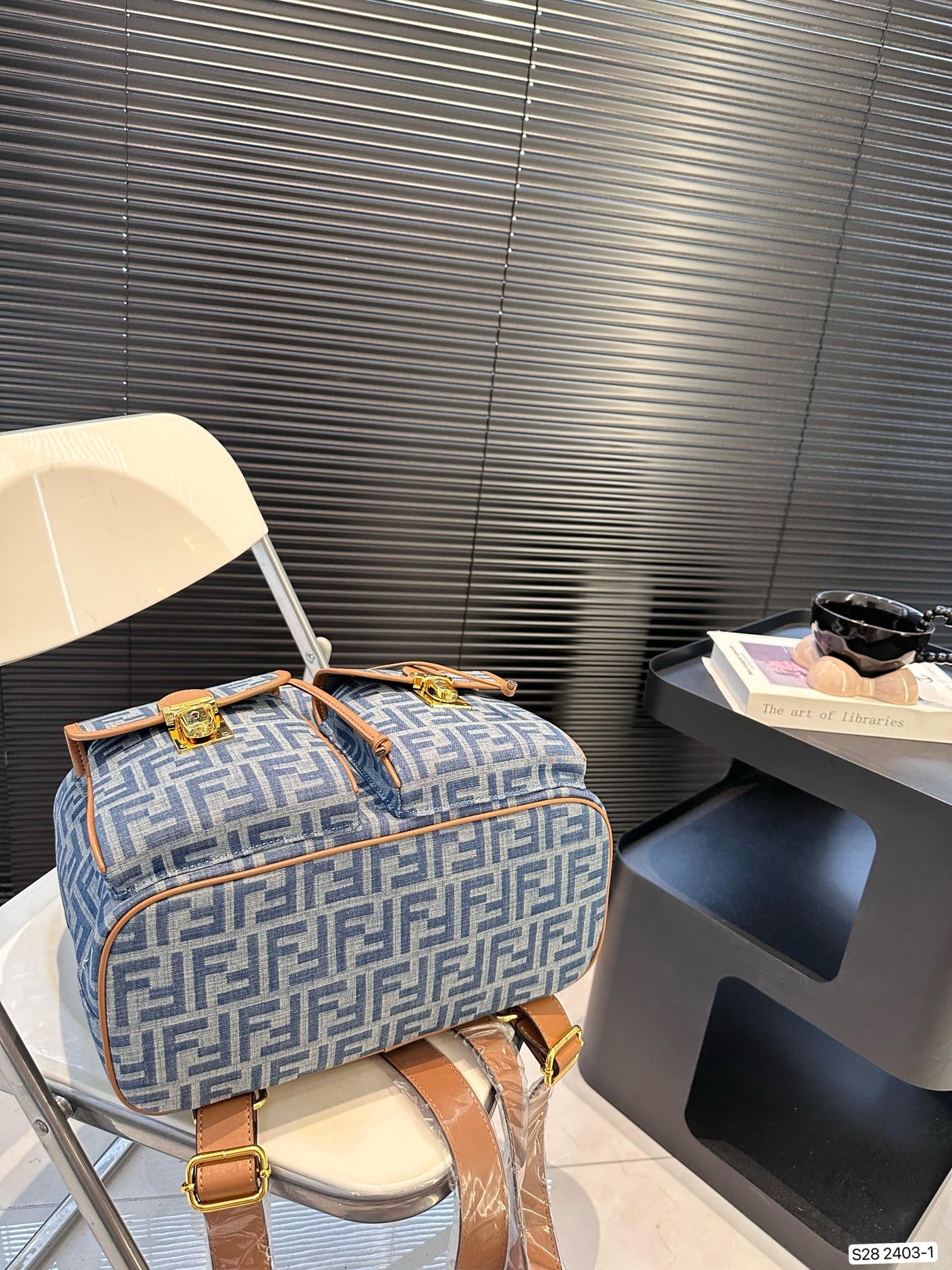 Fen new arrival backpack bag size： 32 * 36  cm