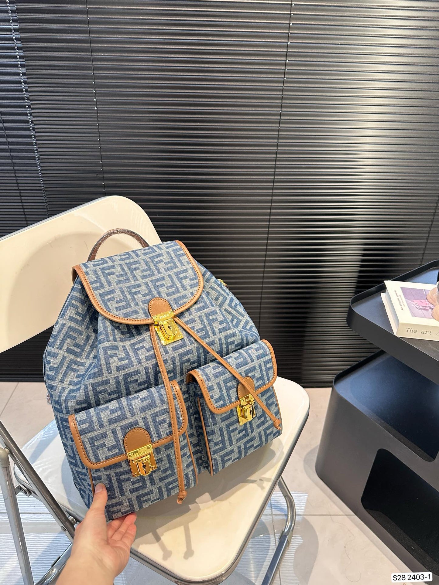 Fen new arrival backpack bag size： 32 * 36  cm