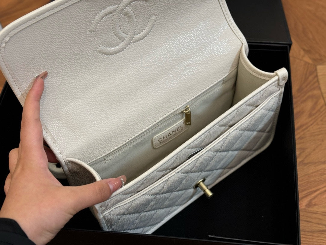 Cc new arrival 22k caviar leather size: 25*15cm