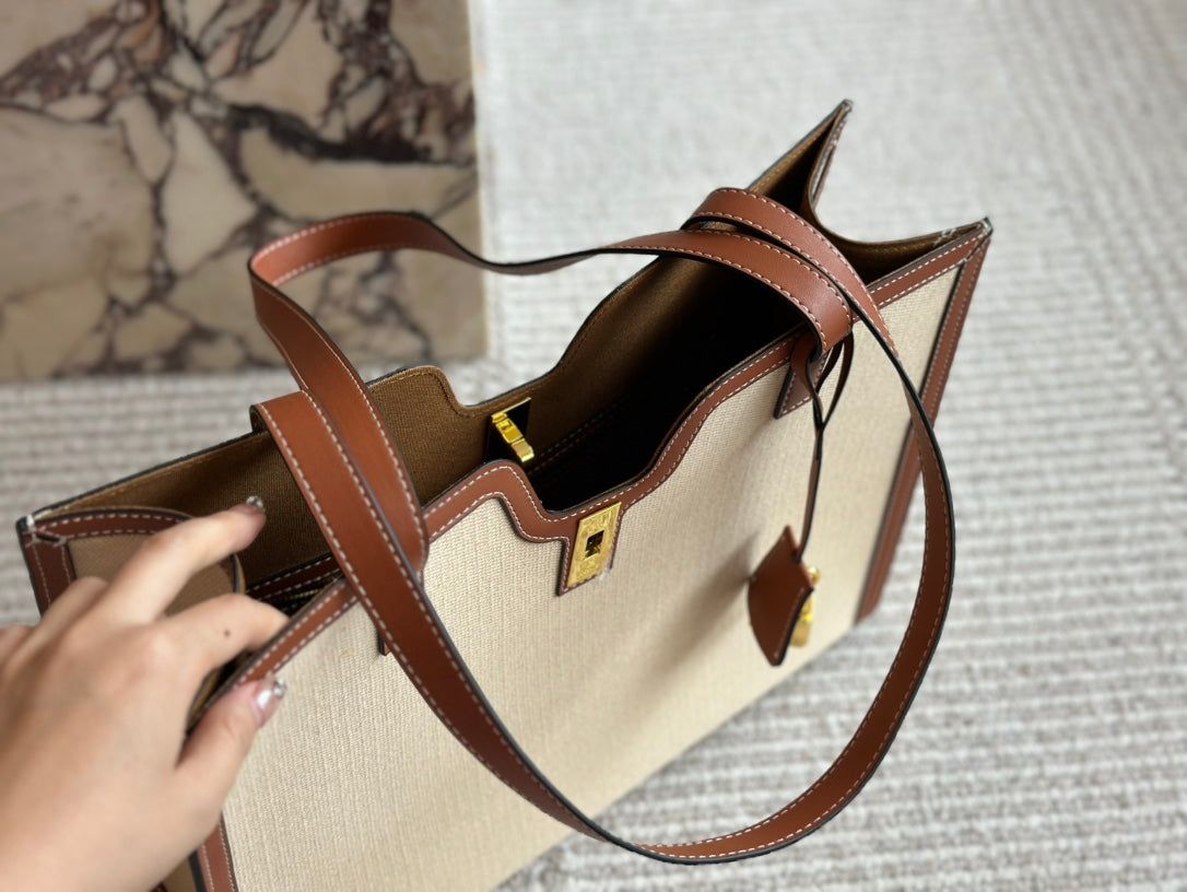 Ce new arrival 2025 tote bag size: 37*29 cm