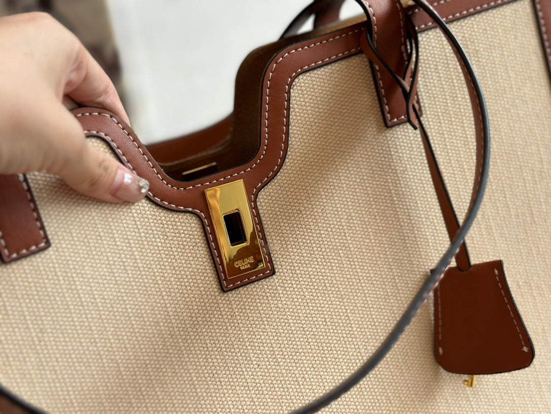 Ce new arrival 2025 tote bag size: 37*29 cm