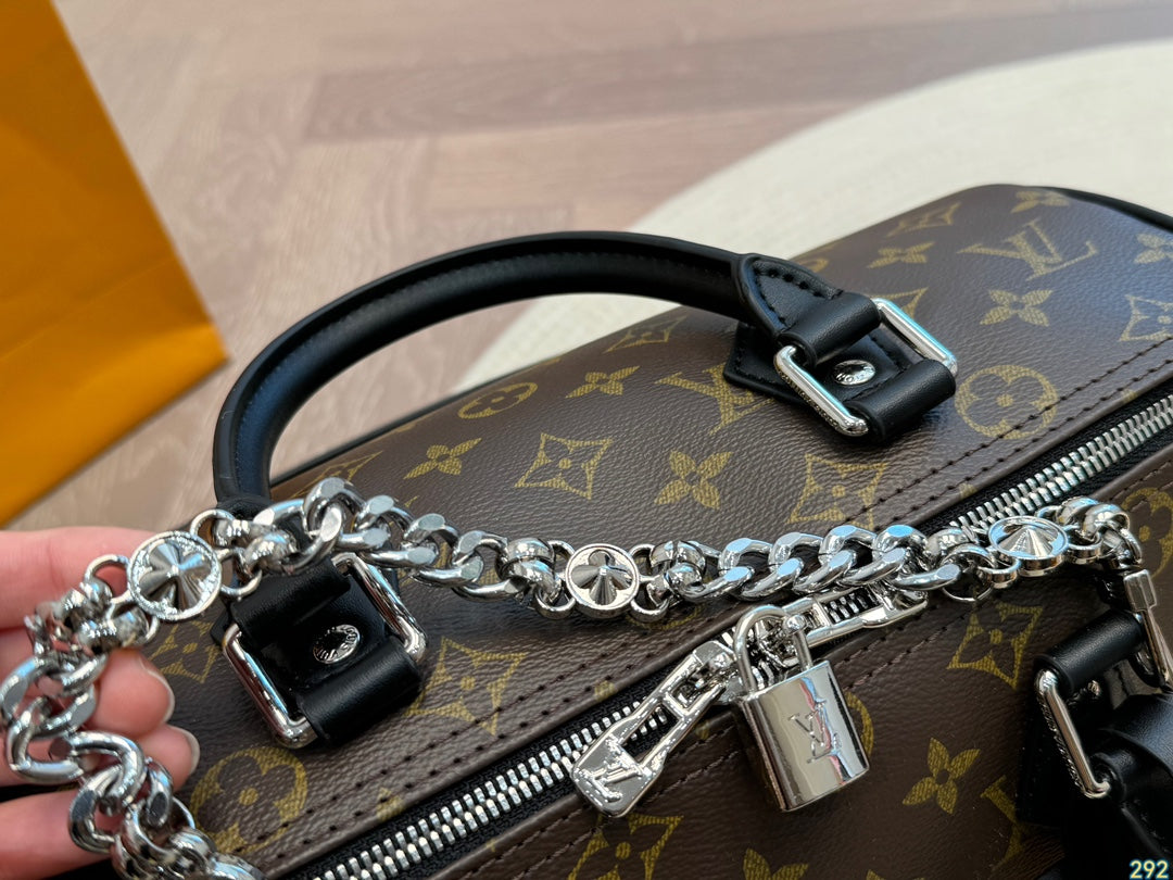 Louis new arrival speedy bag size: 30 * 21 cm