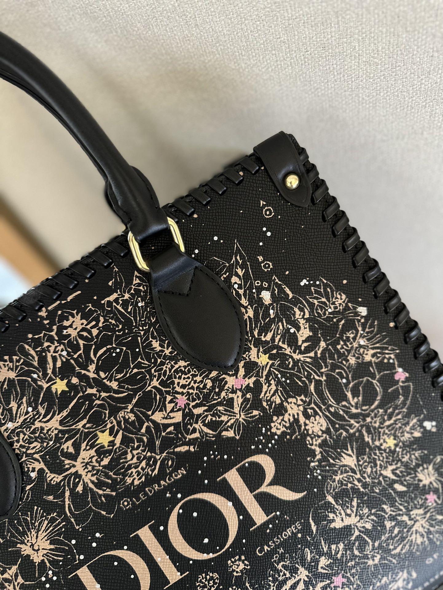 D new arrival tote bag size: 33 * 28 cm