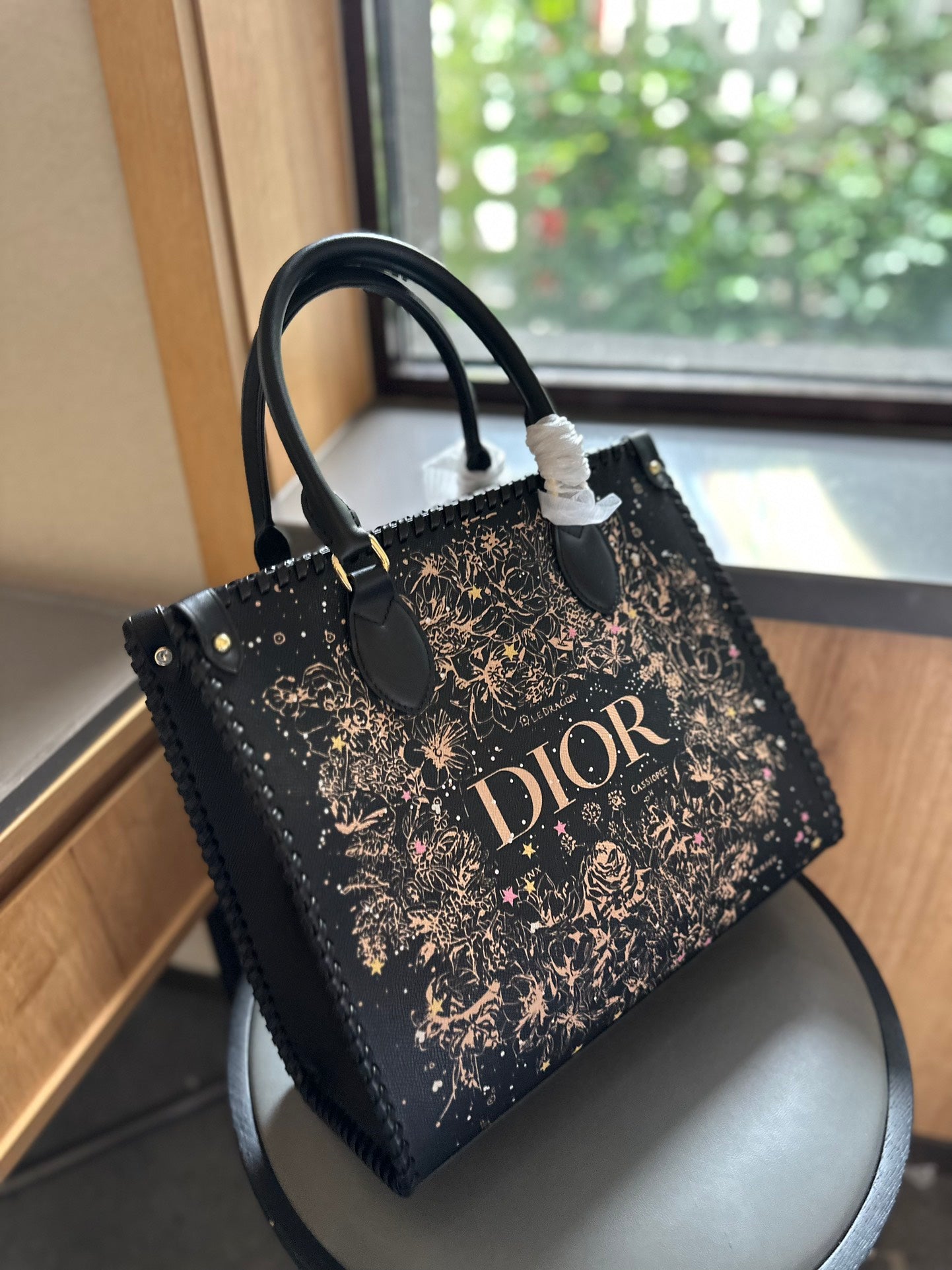 D new arrival tote bag size: 33 * 28 cm