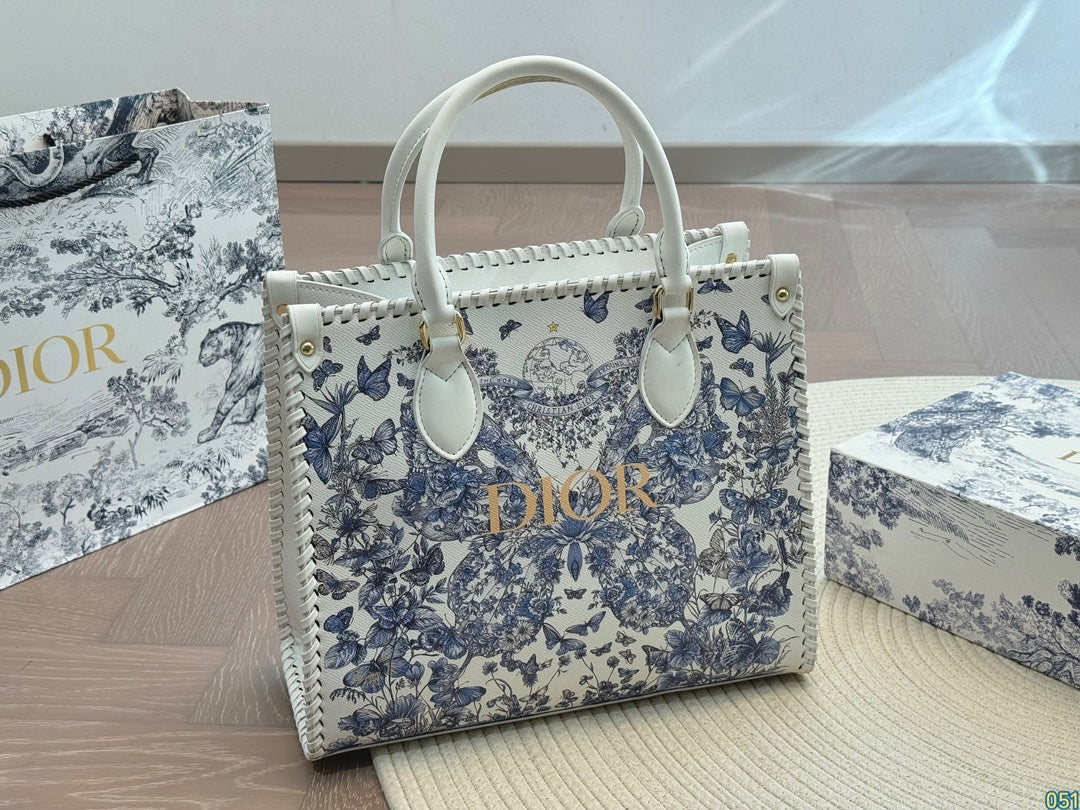 D new arrival tote bag size: 32 * 28 cm