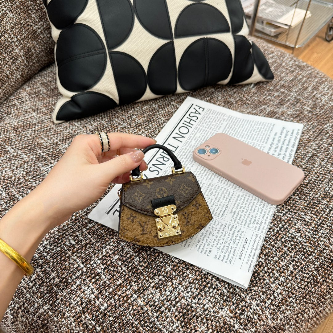 Louis new arrival wallet size: 12*10*3 cm