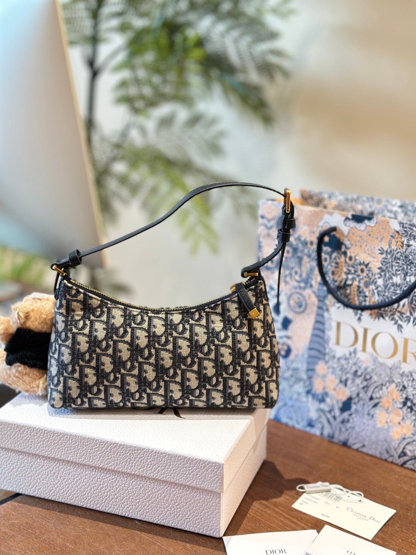 D 2025 new arrilval hobo bag size: 23 cm