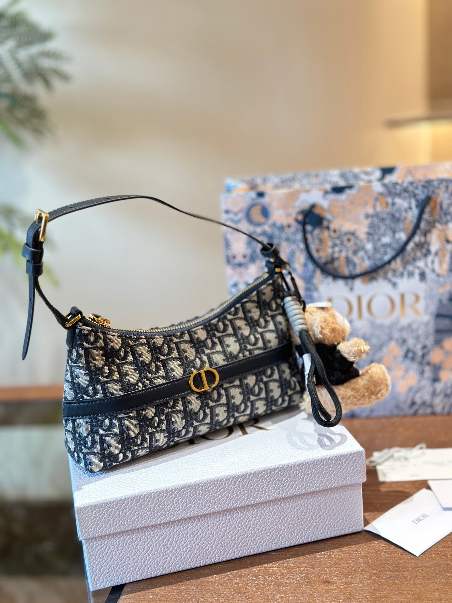 D 2025 new arrilval hobo bag size: 23 cm