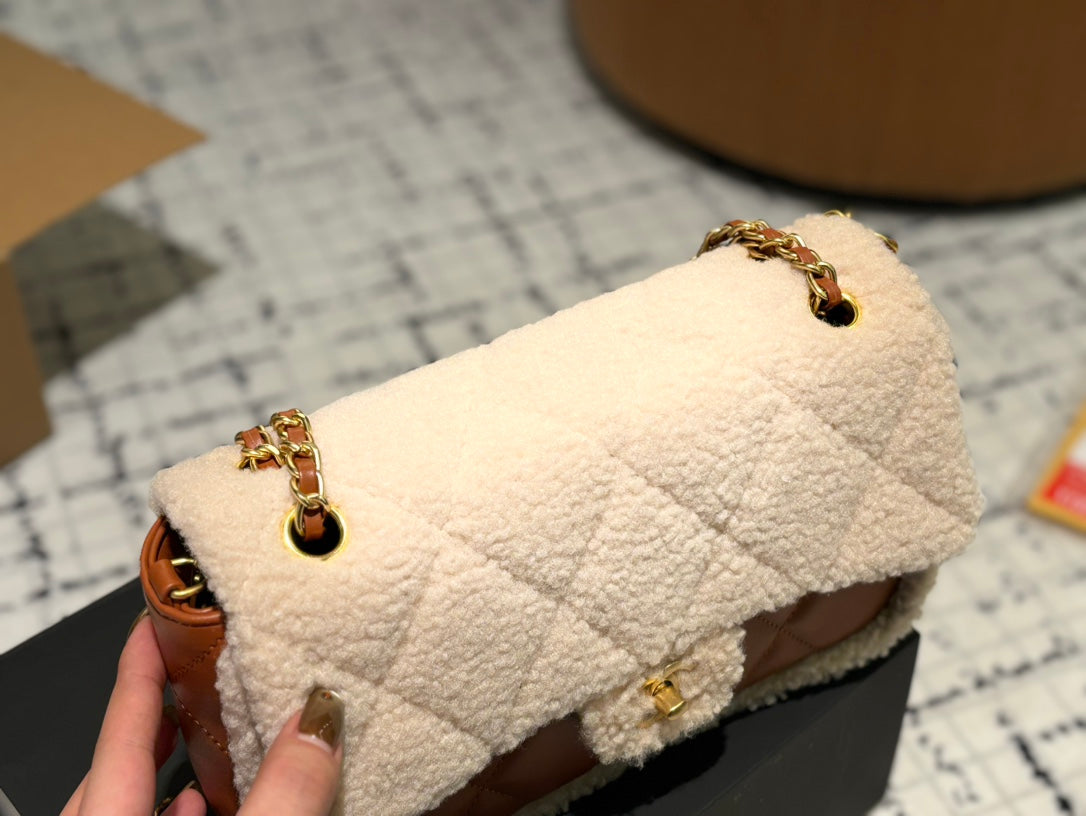 Cc 24K new arrival winter cf bag size: 26*16 cm