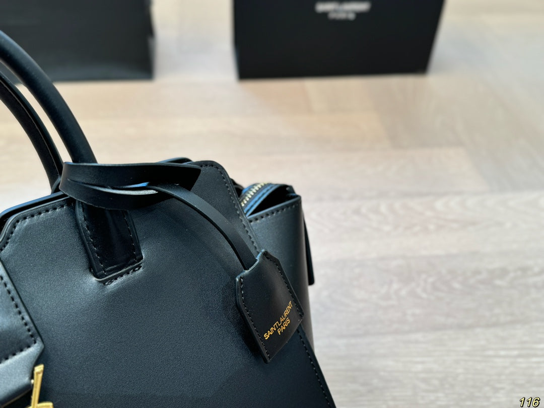 Y new arrival tote bag size: 30 * 23 cm