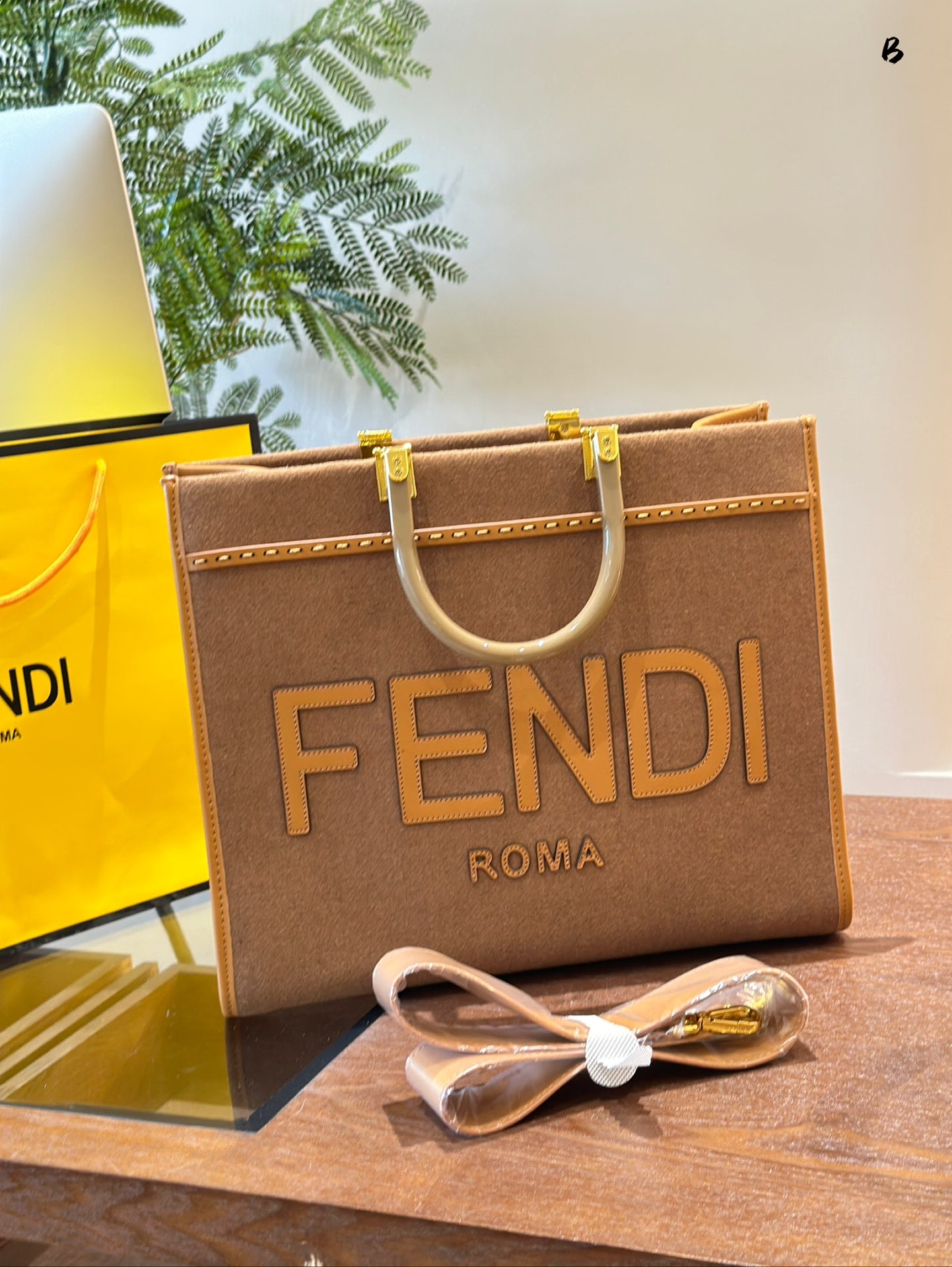 Fen new arrival Mon Tresor tote bag