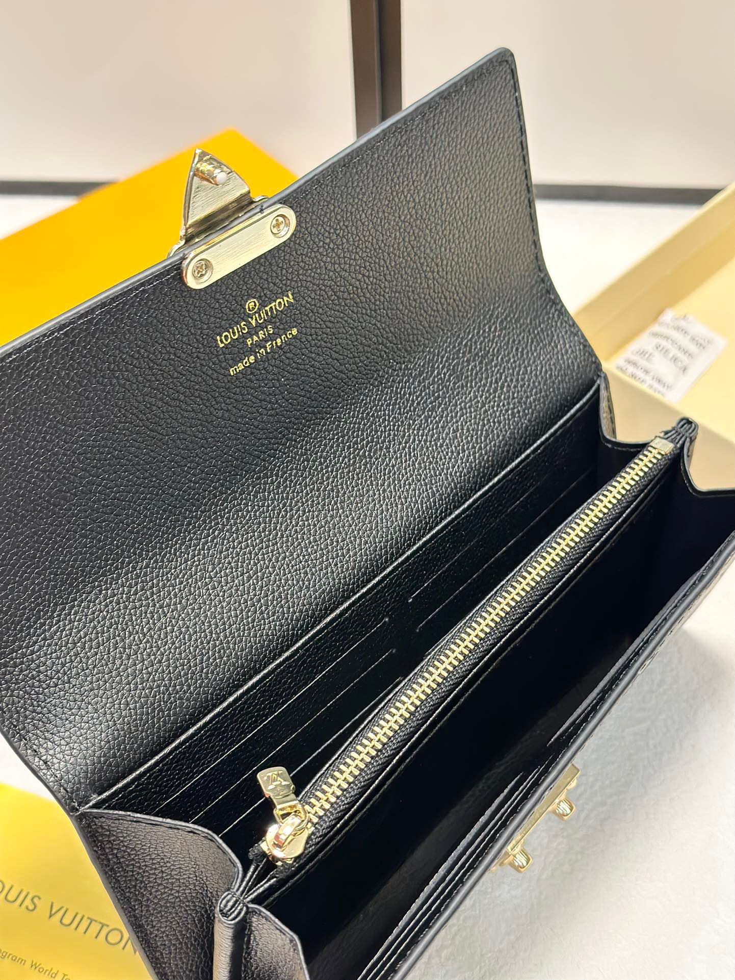 Louis new arrival  Pochette Metis wallet size: 19*10 cm