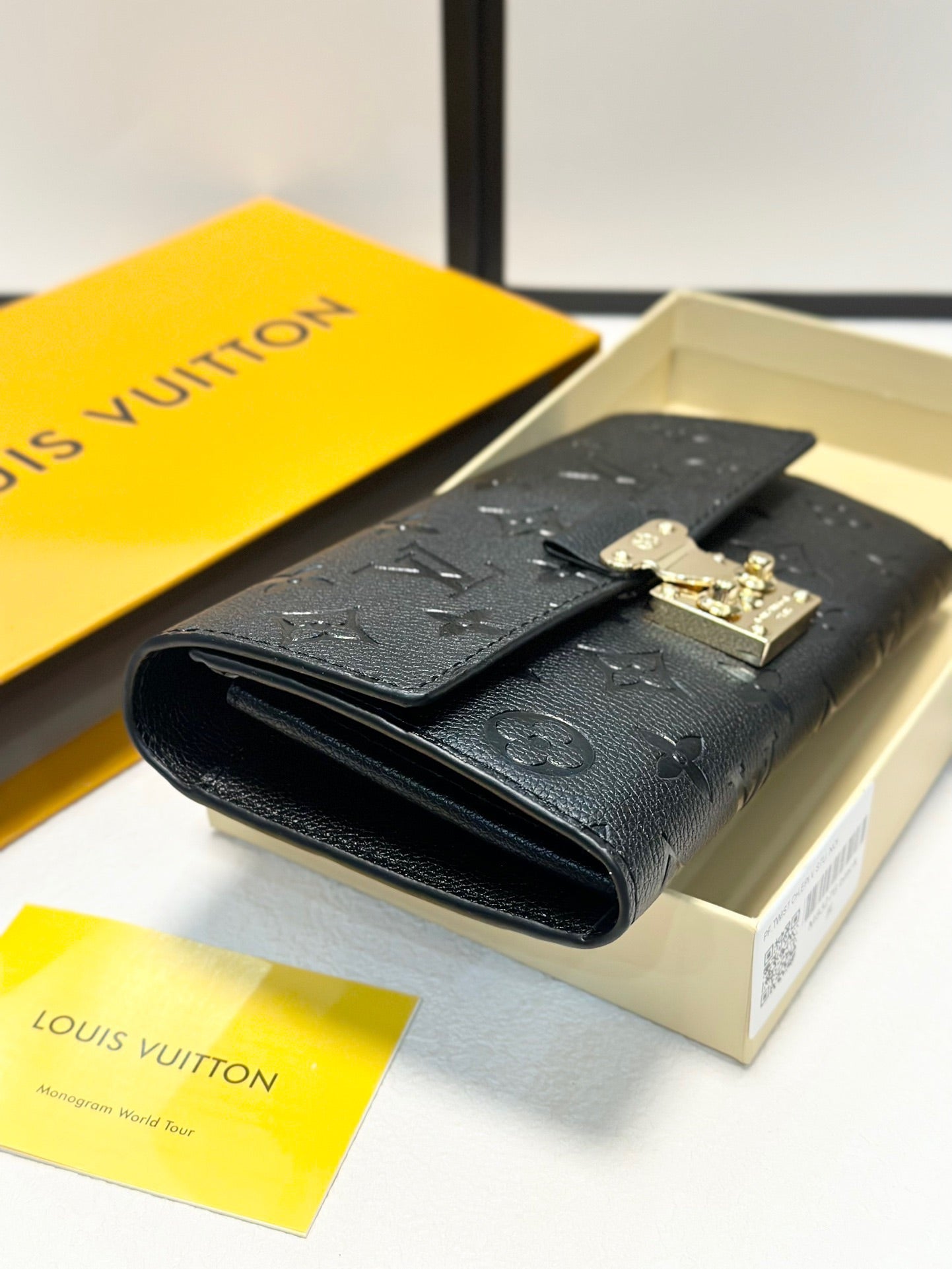 Louis new arrival  Pochette Metis wallet size: 19*10 cm