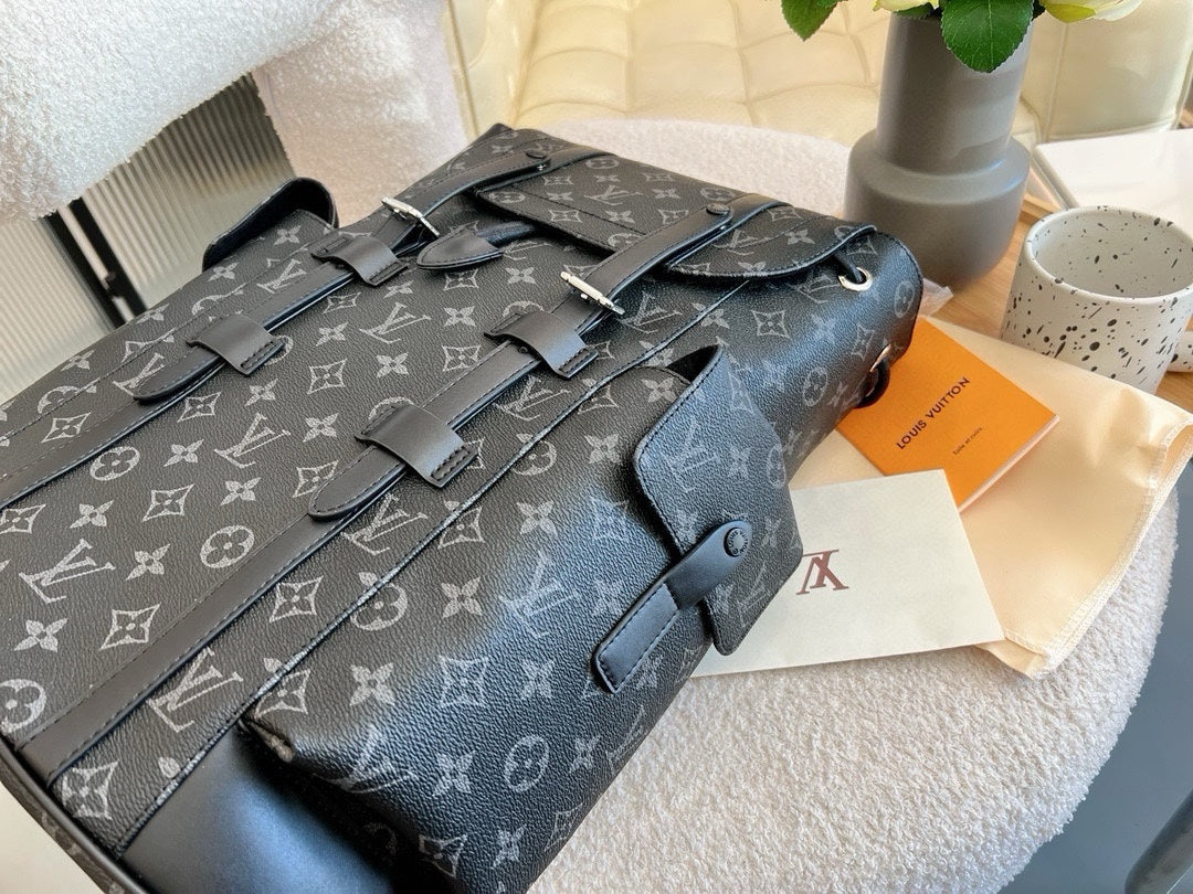 Louis new arrival men backpack bag 003 size: 31*15*45 cm