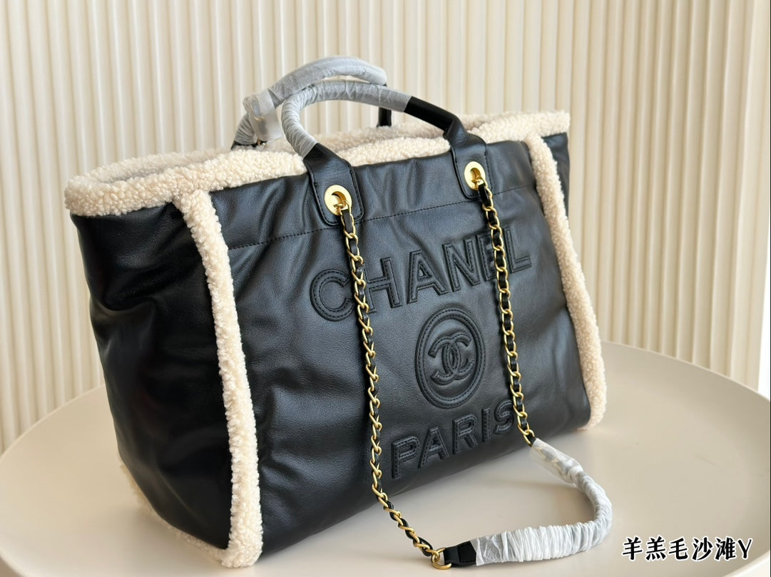 Cc new arrival tote bag size: 41*31cm