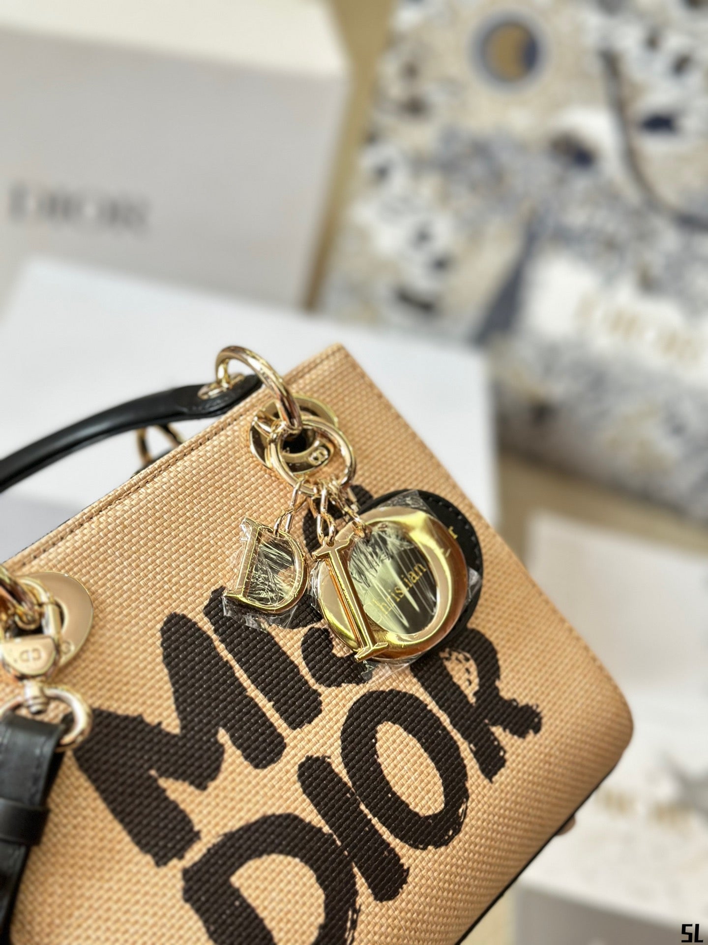 D new arrival lady bag size: 20*18 cm