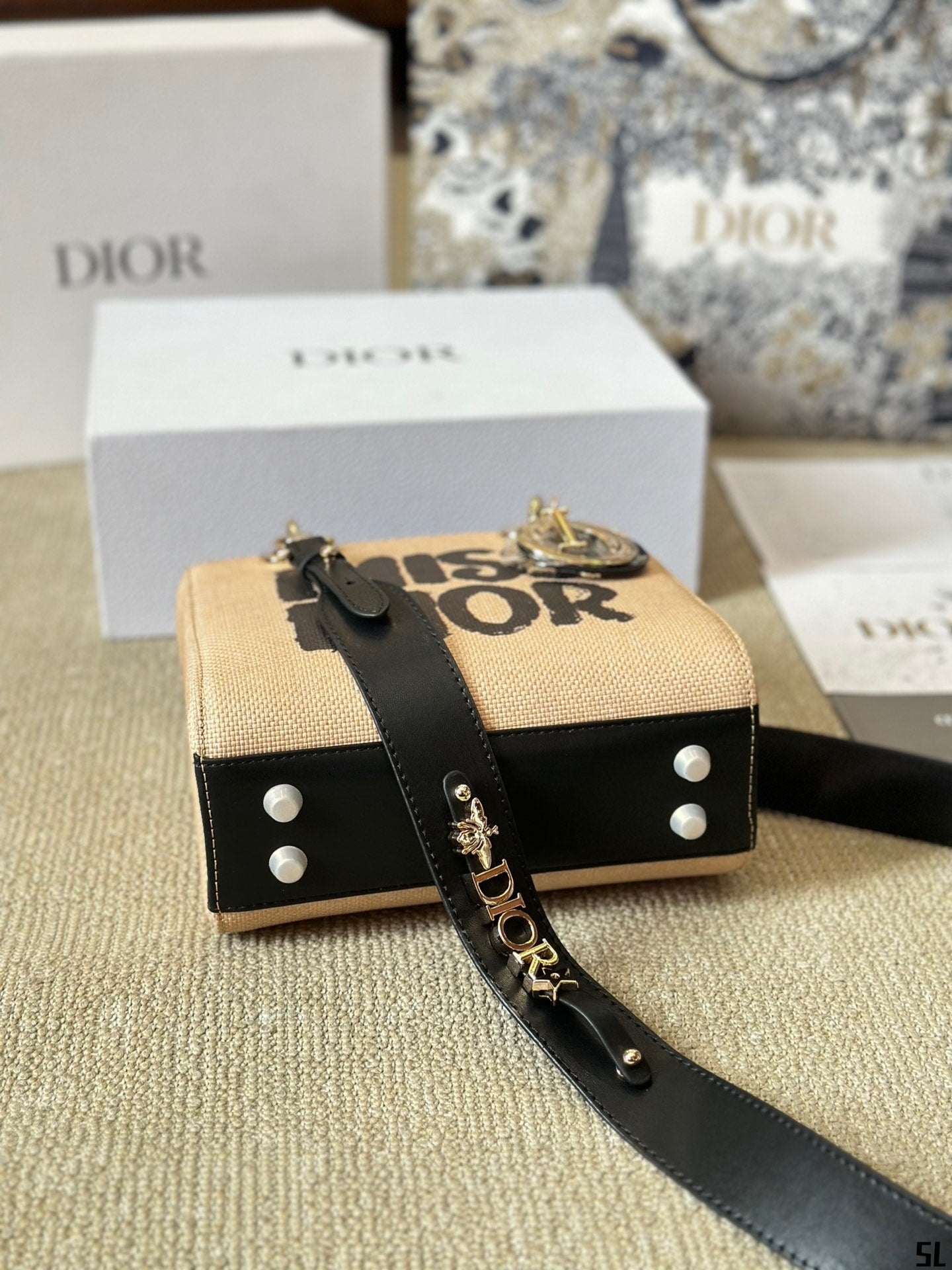 D new arrival lady bag size: 20*18 cm