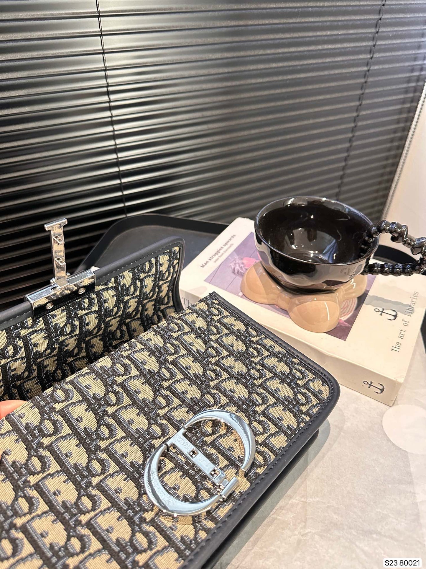 D new arrival MONTAIGNE bag size: 25*15 cm